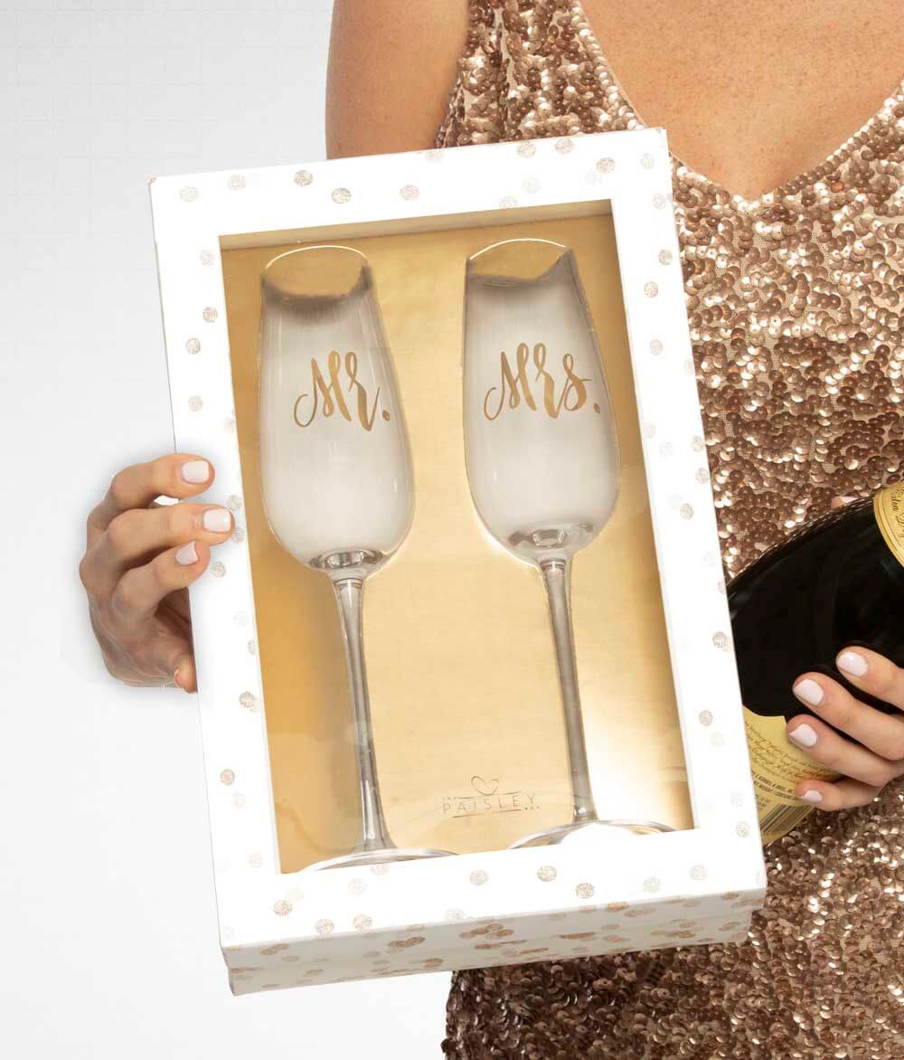 Mr & Mrs Bride and Groom Wedding Set of 2 Champagne Flutes Wine Glasses Gifts